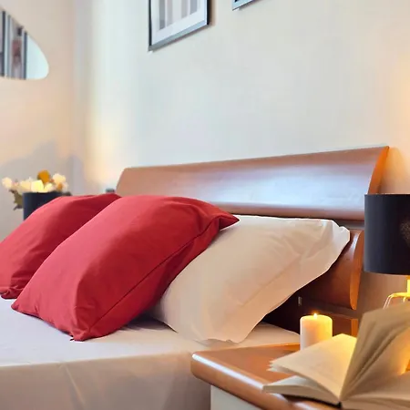 Sunset Escape - Panoramic Terrace Fiumicino